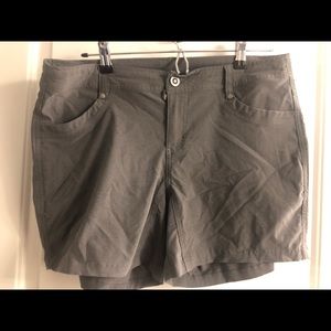 Women’s Kuhl shorts, like new!